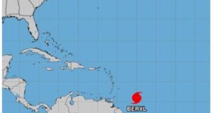 Trayectoria del ciclón Beryl, que pasaría sobre el territorio dominicano las próximas 72 horas. Inter News Service