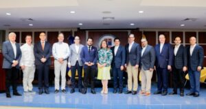 Participantes en el conversatorio sobre la reforma fiscal. Inter News Service