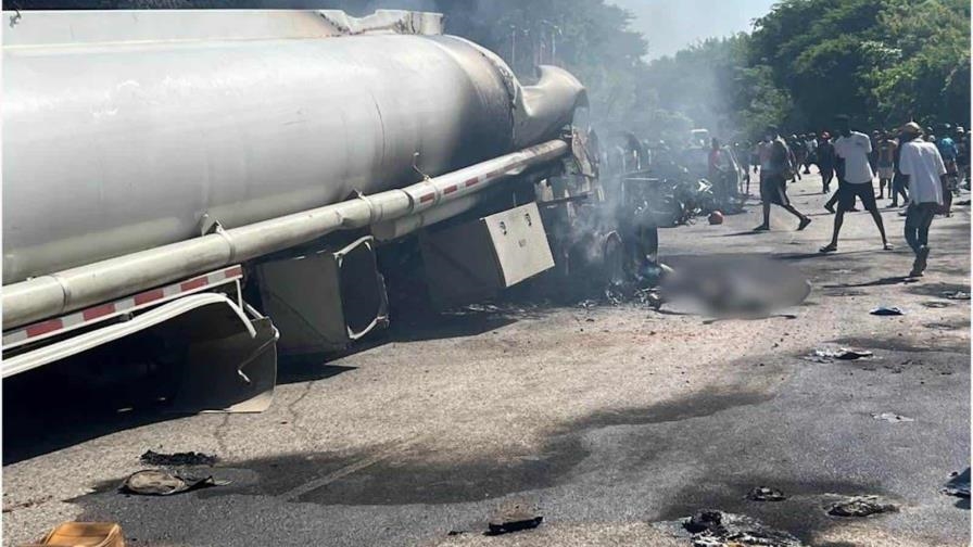 Imagen del camión que estalló en Haití cargado de gasolina (Fuente externa). Inter News Service