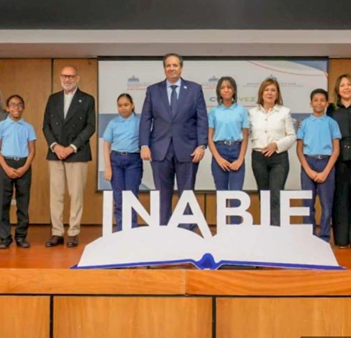 Autoridades educativas y de Salud Pública durante el lanzamiento de la jornada de desparasitación. Inter News Service