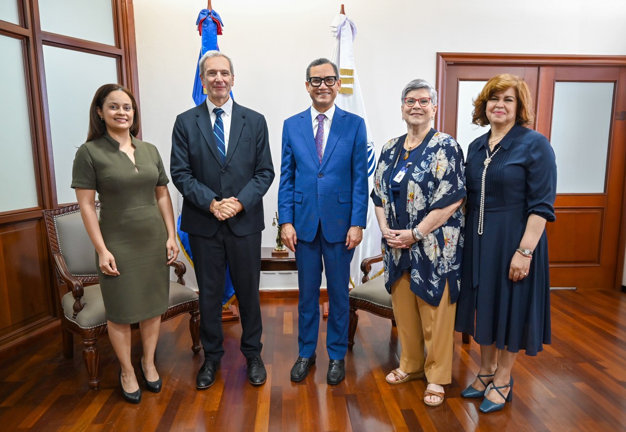 Katherine Martínez, Eliel Hasson Nisis, Eddy Olivares Ortega, Sabrina De la Cruz Vargas y Sarah Pimentel López. Inter News Service