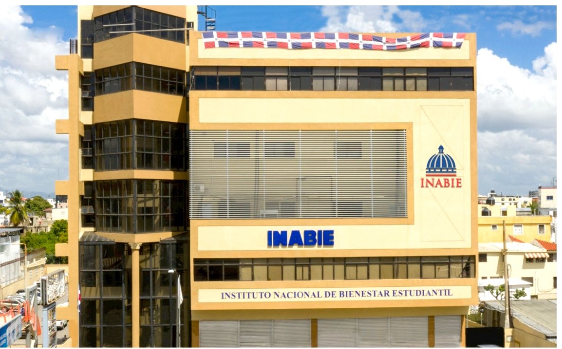 Sede principal en Santo Domingo del Instituto Nacional de Bienestar Estudiantil. Inter News Service