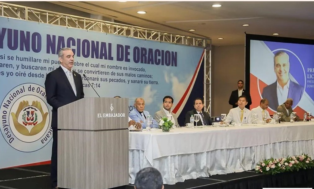 La participación del presidente Luis Abinader en la jornada de oración. (Fuente externa). Inter News Service