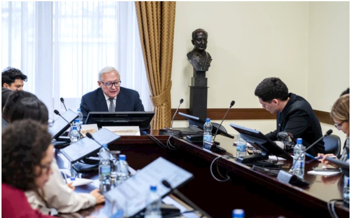 Imagen del viceministro de Asuntos Exteriores de Rusia, Serguéi Ryabkov, durante el encuentro con periodistas latinos/Fuente externa. Inter News Service