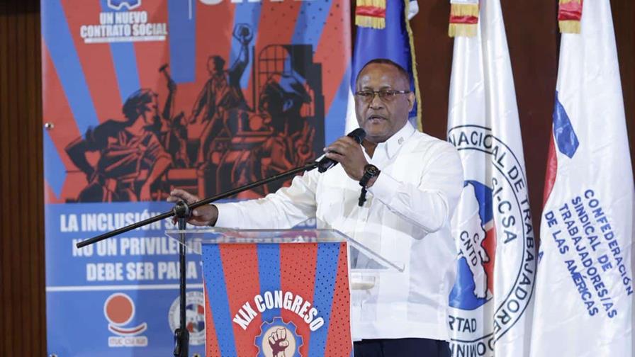 Jacobo-Ramos-lamento-que-una-de-las-piezas-fundamentales-para-el-sector-laboral-siga-sin-aprobarse.-Fuente-externa.-Inter-News-Service