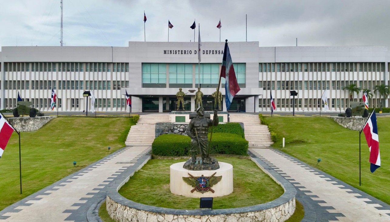 El Ministerio de Defensa informó que los altos mandos militares participaron en estaciones de tiro con fusil y pistola, bajo escenarios tácticos. Inter News Service