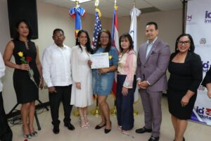 Las participantes recibieron palabras de felicitaciones de parte de la viceministra Celinés Toribio, quien les exhortó a realizar su trabajo con amor y responsabilidad. Inter News Service