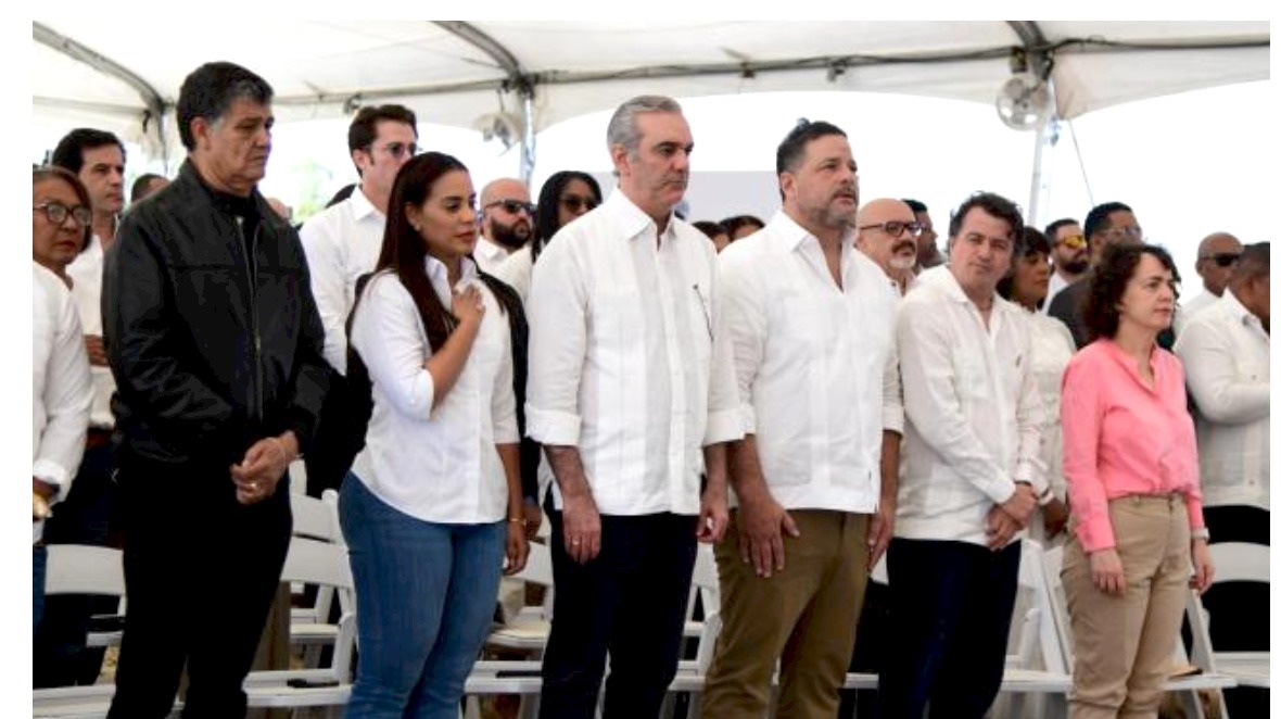 Una imagen de la apertura a los trabajos de la primera fase de transformación del vertedero de Duquesa. (Fotos PresidenciaRD). Inter News Service