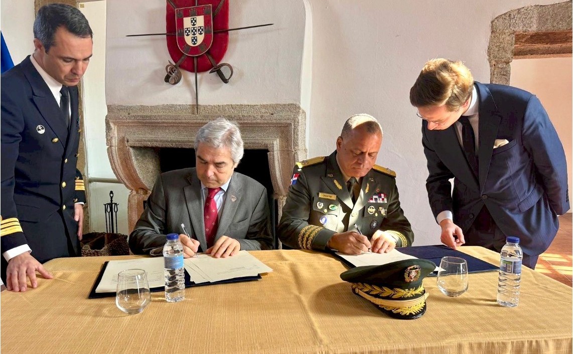 Momento de la firma del convenio entre Portugal y la República Dominicana. (Fuente externa). Inter News Service