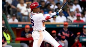 Juan Soto, tras conectar su segundo cuadrangular de la serie en un partido donde también pegó triple y remolcó tres vueltas. (Fuente externa). Inter News Service