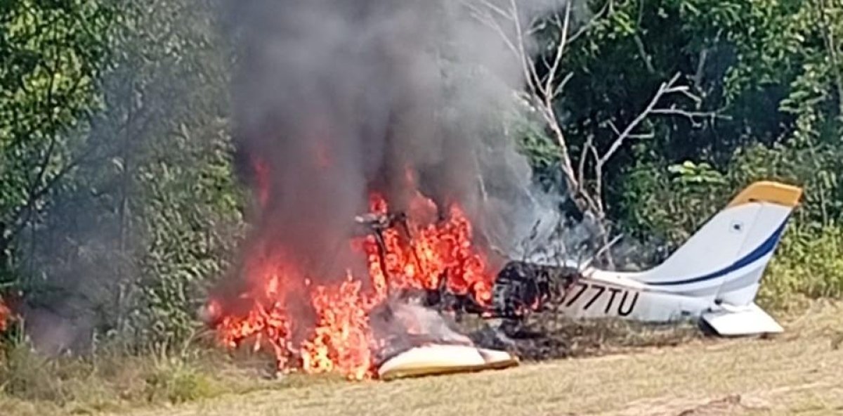 Imagen de la avioneta accidentada con tres tripulantes abordo. (Fuente externa). Inter News Service