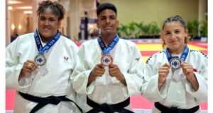 Los atletas dominicanos Moira Morillo, Diego García Ramírez y Esmeralda Damiano, ganadores de medallas en la competencia de judo. (Fuente externa). Inter News Service