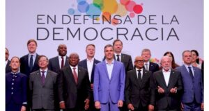 Vista de los líderes mundiales que asistieron a la IV Cumbre en Defensa de la Democracia . (Fuente externa). Inter News Service