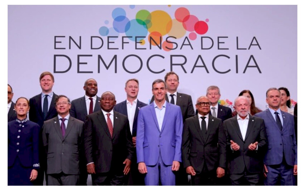 Vista de los líderes mundiales que asistieron a la IV Cumbre en Defensa de la Democracia . (Fuente externa). Inter News Service