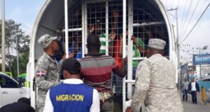 Imagen de archivo del apresamientos en redadas de haitianos indocumentados en República Dominicana, que luego son repatriados. Inter News Service