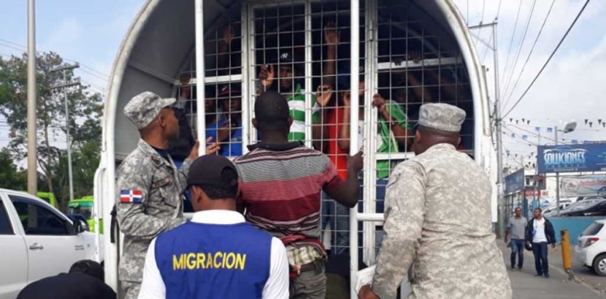 Imagen de archivo del apresamientos en redadas de haitianos indocumentados en República Dominicana, que luego son repatriados. Inter News Service