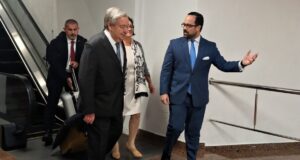 El secretario general de la ONU, António Guterres, mientras fue recibido en el Aeropuerto Internacional de Las Américas . (Fuente Externa). Inter News Service