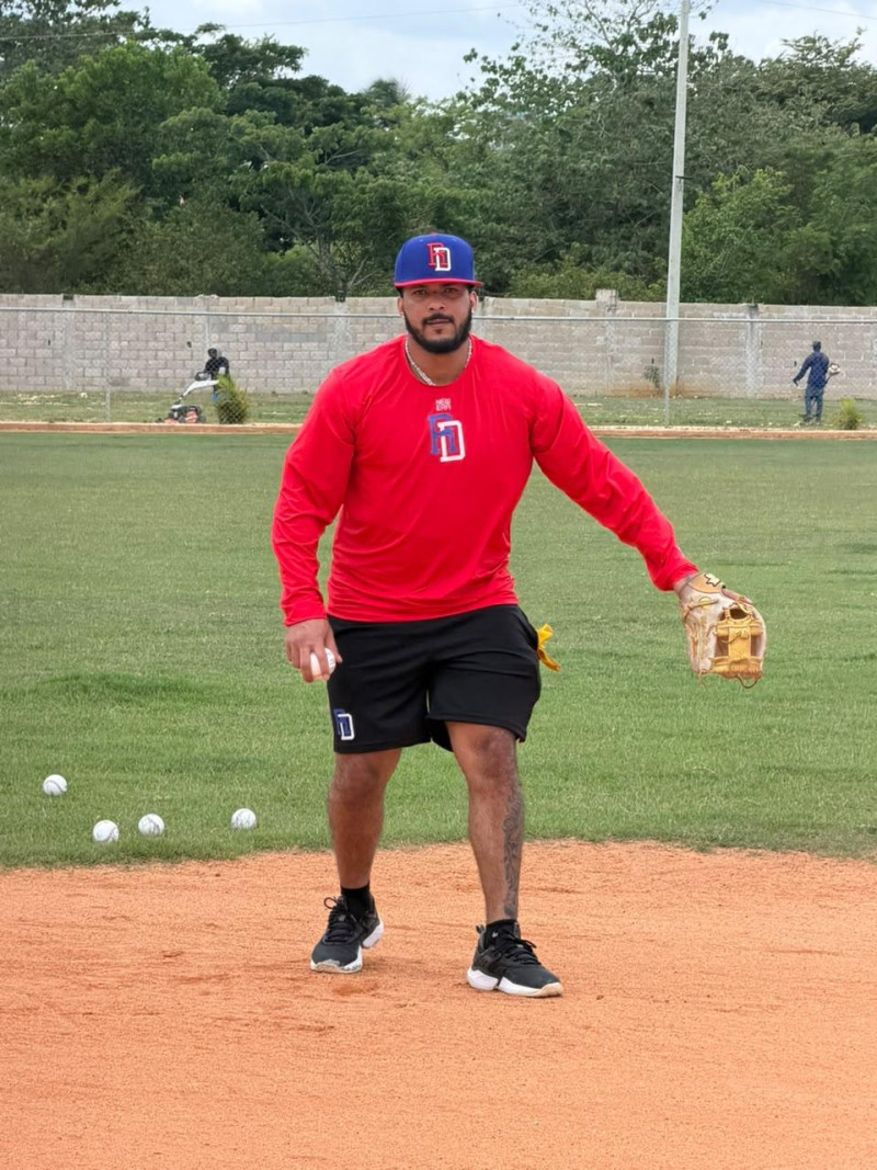 El pelotero Wander Franco mientras tomaba prácticas con la selección nacional de béisbol para Juegos Centroamericanos y del Caribe. (Fuente externa). Inter News Service