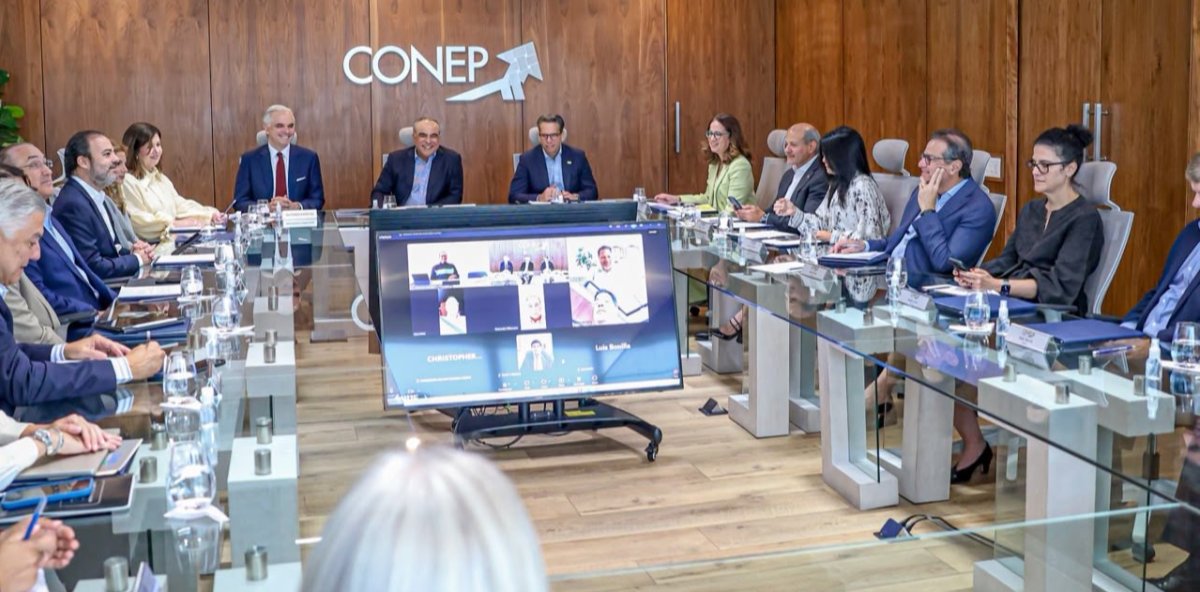 Vista de la reunión con los directivos del Consejo Nacional de la Empresa Privada. (Fuente externa). Inter News Service 141 kb