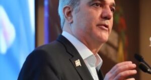 El presidente Luis Abinader durante su participación en la segunda edición de LA Agenda Semanal con la prensa. (Fuente externa). Inter News Service